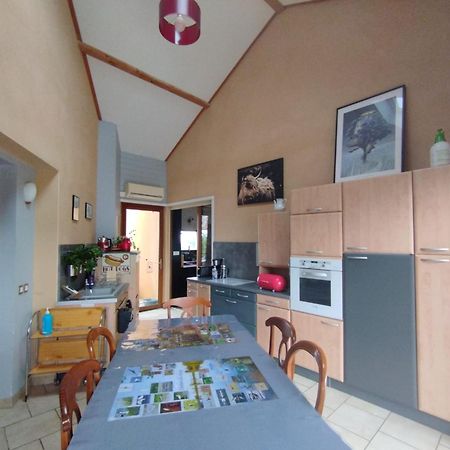 アンブロネ Le Grand Noyer Bed & Breakfast エクステリア 写真