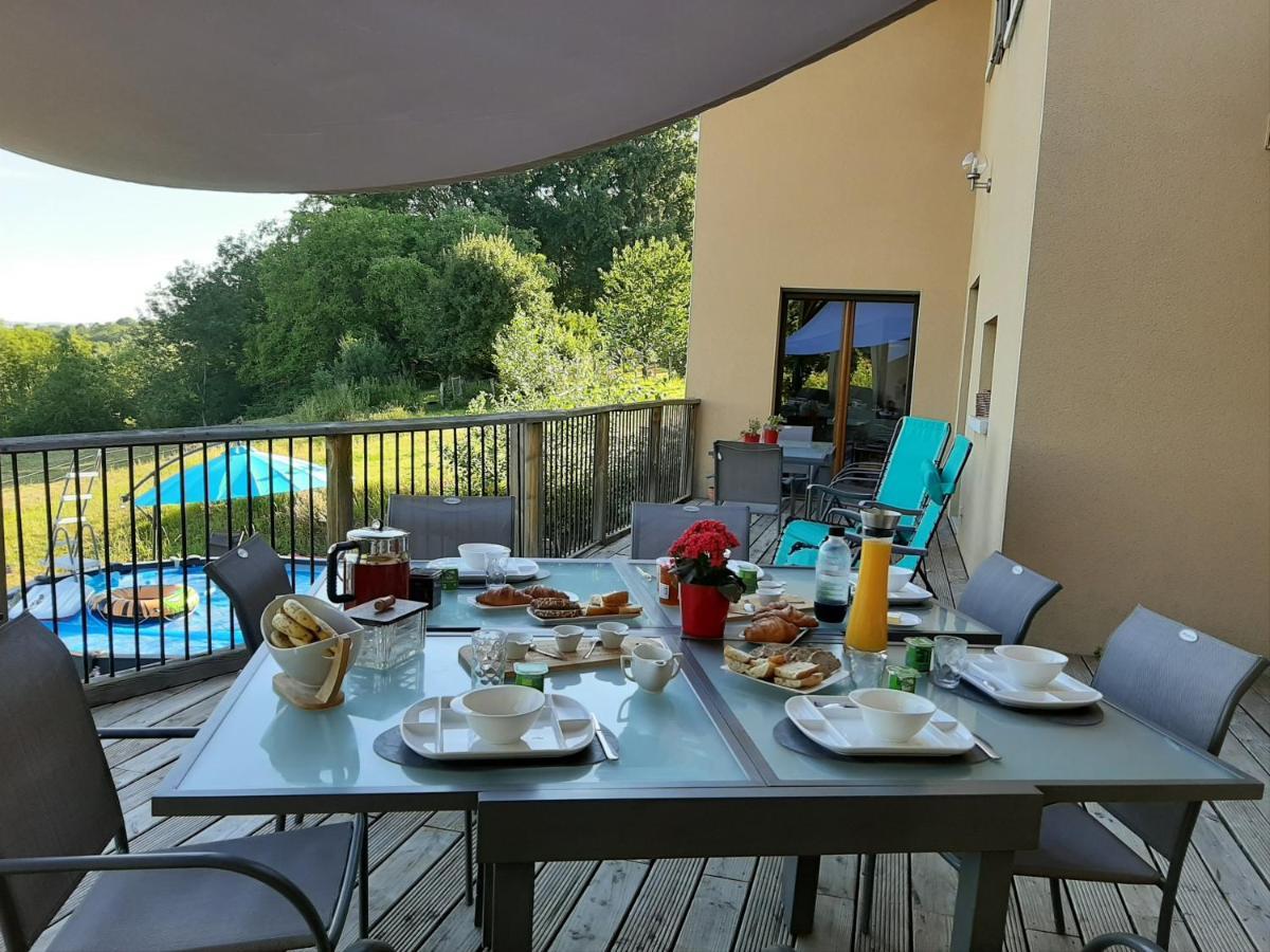 アンブロネ Le Grand Noyer Bed & Breakfast エクステリア 写真