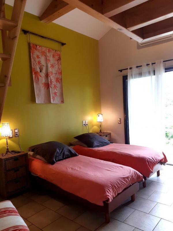 アンブロネ Le Grand Noyer Bed & Breakfast エクステリア 写真